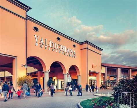 outlet village di toscana.